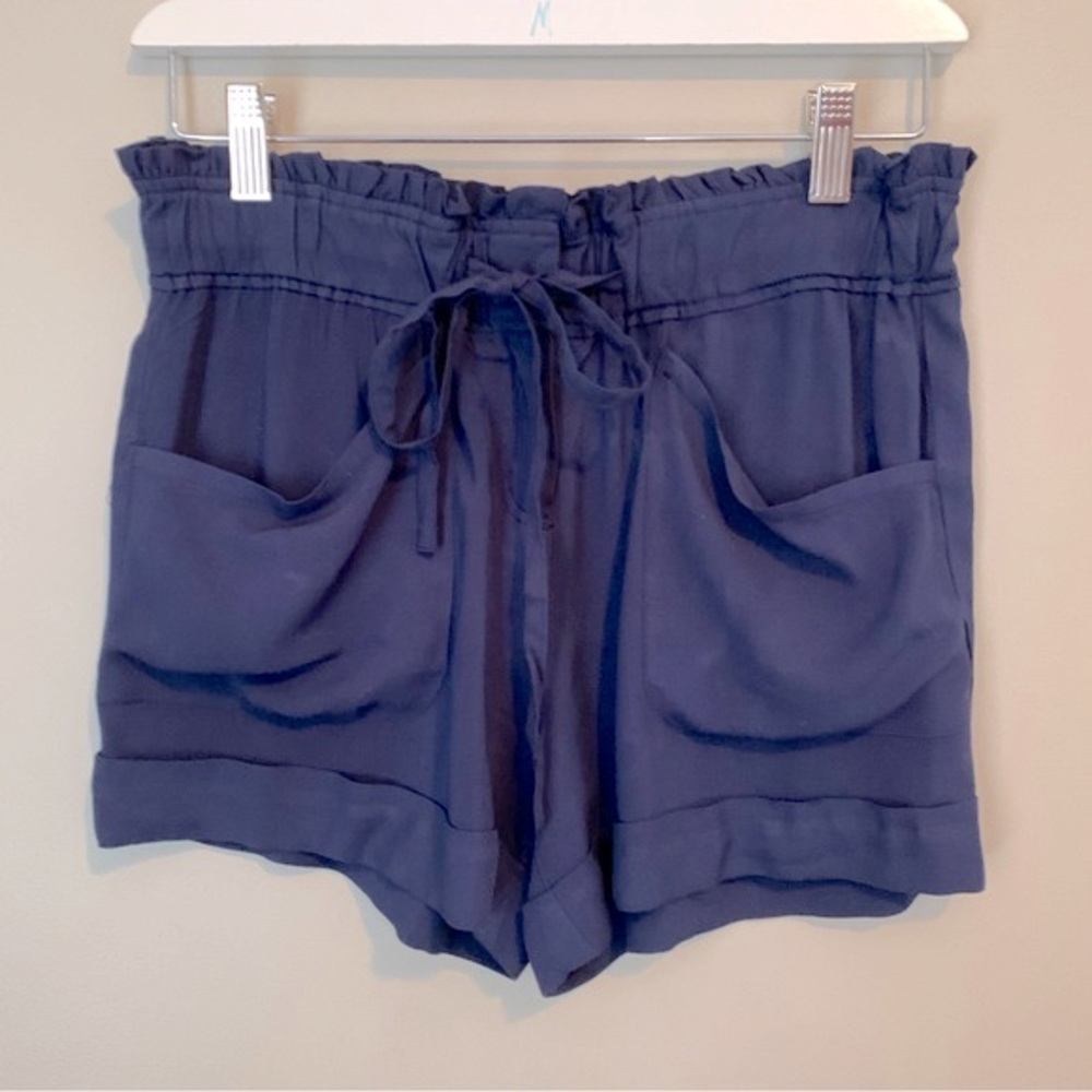 Chic by Jacob size XS high waist short